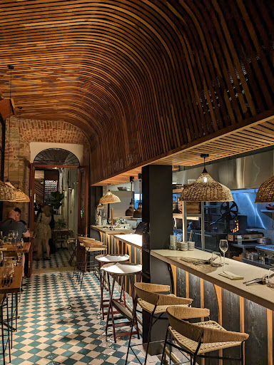 Kaandela Restaurant