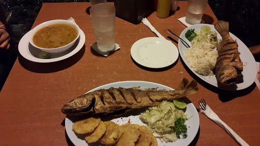 Restaurante Chimborazo / diagonal Bomberos de Juan Díaz