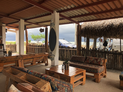 Happy Corner Bar & Restaurant