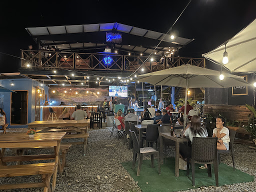 Space lounge and restaurant